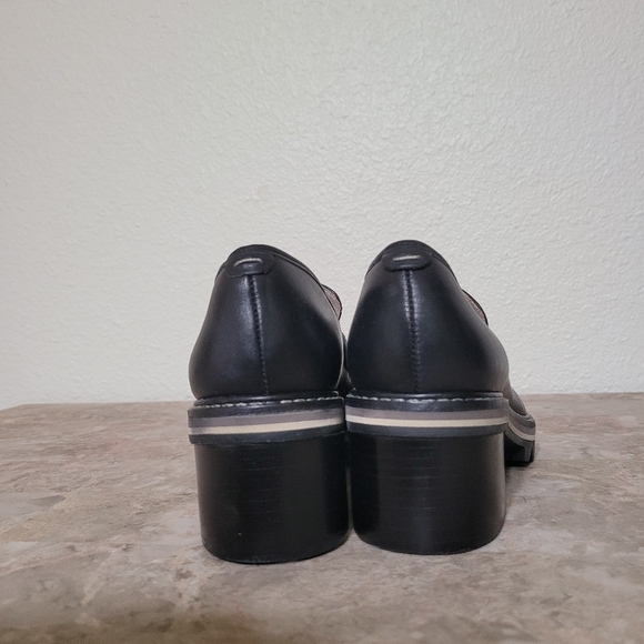 Bernardo 7.5 Black Leather Selma Lug Sole Platform Heeled Loafer Academia - Picture 6 of 10